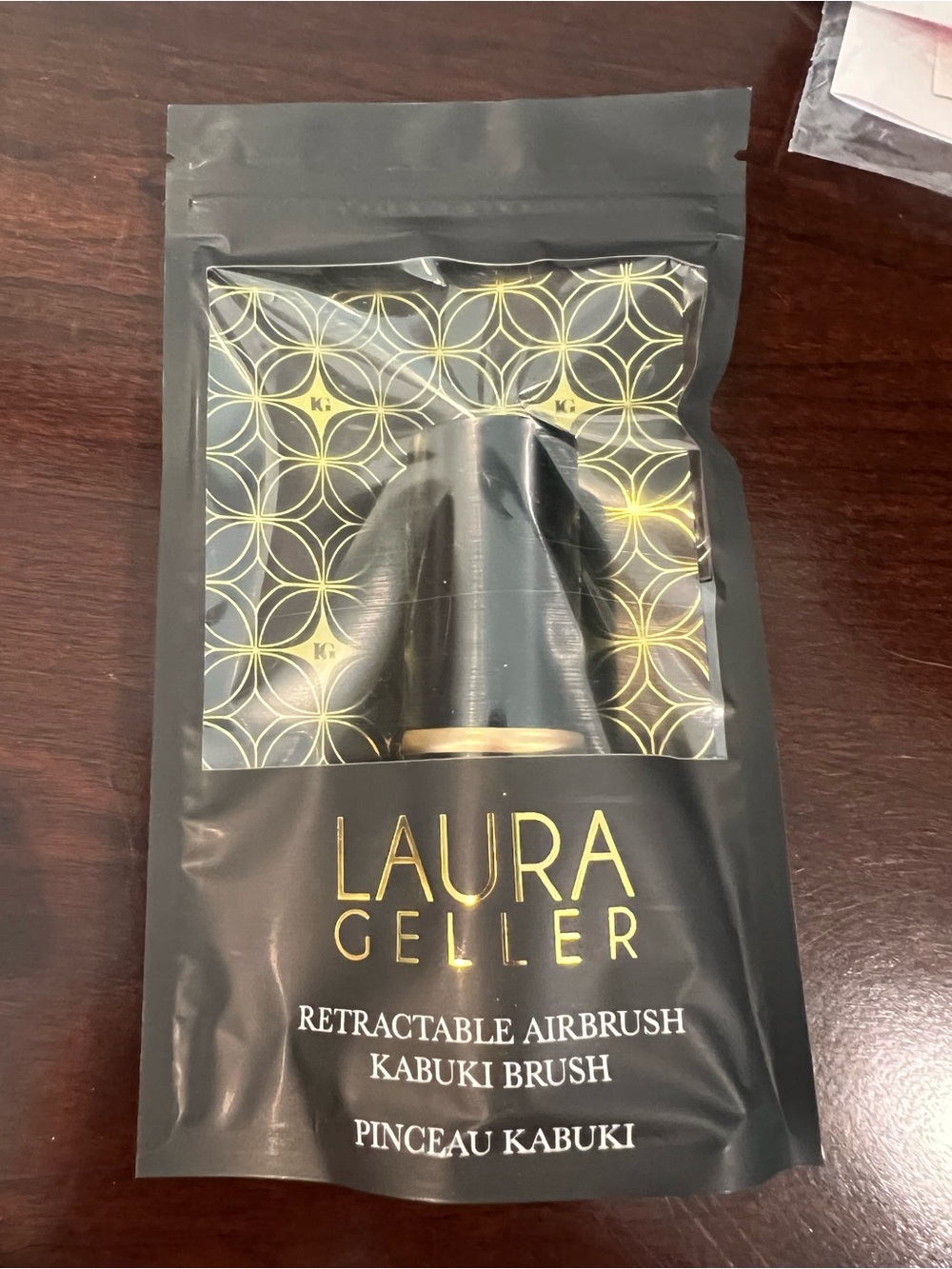 Lauren Geller Compact Retractable Kabuki Brush - Black & Gold